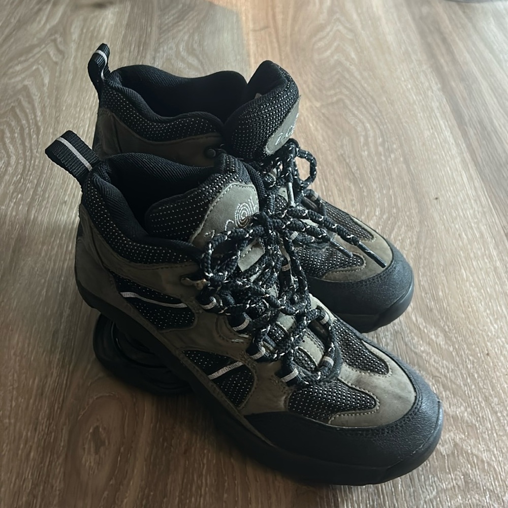 Z-Coil Freedom Green Black Sneaker Women's Size 6 Shoes Comfort Orthopedic
